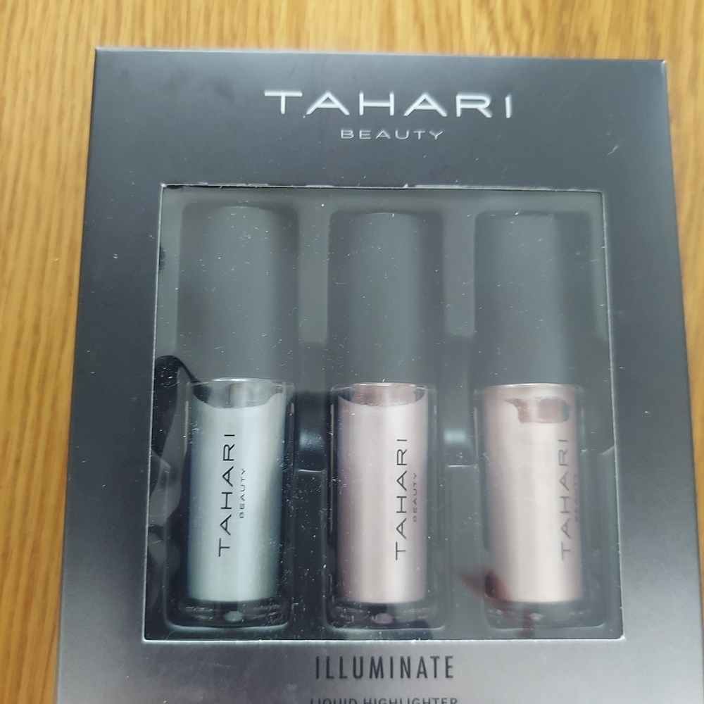 Tahari Beauty Liquid Highlighter Set